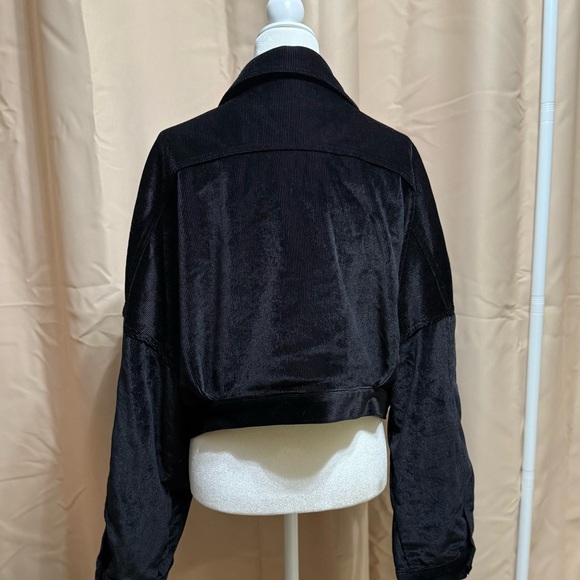 PrettyLittleThing Black Velvet Corduroy Bomber Jacket with Gold Accents - Picture 3 of 16